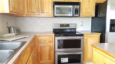 811 Cindy Ln, Raymore, MO 64083 - photo 6