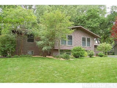 16727 Creekside Ln, Minnetonka, MN 55345 - photo 2