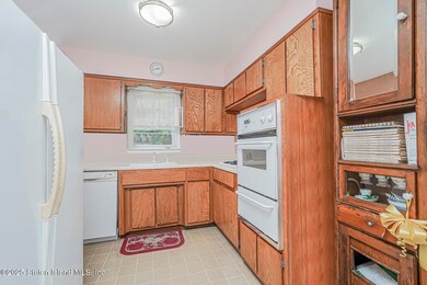 267 Purdy Ave, Staten Island, NY 10314 - photo 4