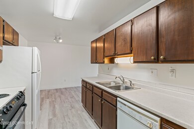08 - 836 M St #301
