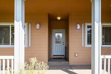 4019 SW Tommy Armour Ln, Redmond, OR 97756 - photo 3