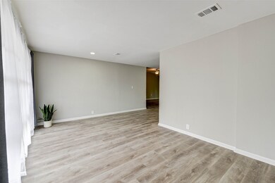 10006 Genemaury St, Houston, TX 77088 - photo 5