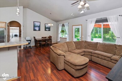 05-Living Room_ETL5884