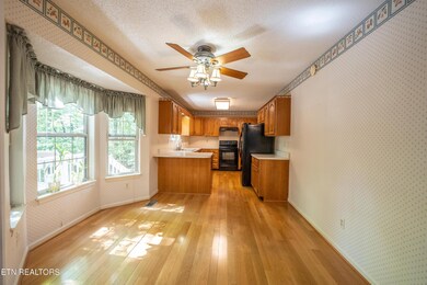 106 Burrough Ln, Crossville, TN 38558 - photo 5