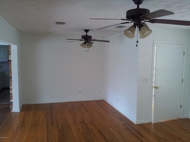 4953 Dian Wood Dr E, Jacksonville, FL 32210 - photo 4