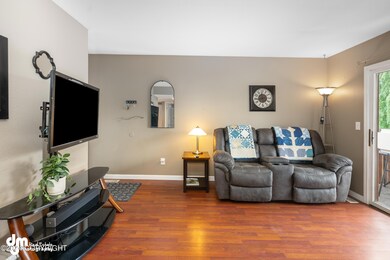 03-Living Room_SLS_-9948