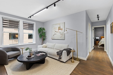 40 W 55th St unit 4D, New York, NY 10019 - photo 4