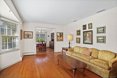 10 Aragon Dr, Trumbull, CT 06611 - photo 4