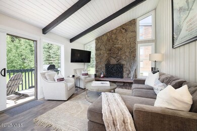 2506_timber_falls_1208_interior_living_b