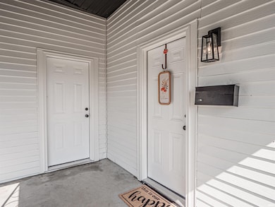 718 Illinois St, Bicknell, IN 47512 - photo 3