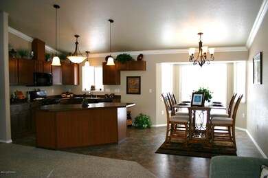 Kitchen/Dining Area
