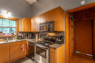1108 Albany Street HD-10