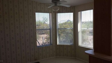 Eat In Kitchen w/Bay Window