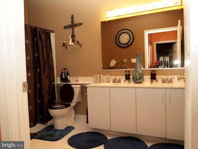 8803 Groffs Mill Dr unit 8803, Owings Mills, MD 21117 - photo 3