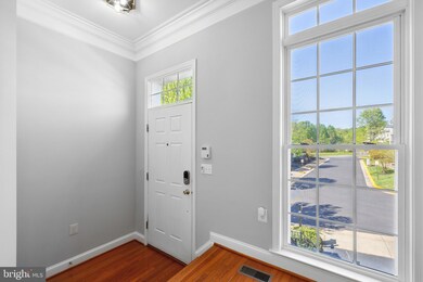 4092 Walnut Cove Cir, Fairfax, VA 22033 - photo 3