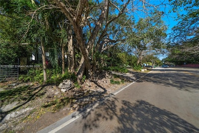 1621 S Bayshore Dr, Miami, FL 33133 - photo 6