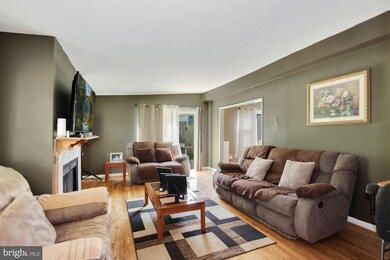 12209 Valleywood Dr, Silver Spring, MD 20902 - photo 5