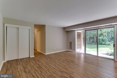 3901 Lyndhurst Dr unit 102, Fairfax, VA 22031 - photo 3