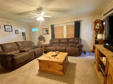 1000 N Howeth St, Gainesville, TX 76240 - photo 6