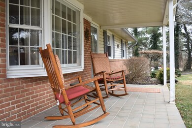 4305 Calvert Cir, Frederick, MD 21703 - photo 3