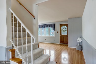 989 Circle Dr, Halethorpe, MD 21227 - photo 5