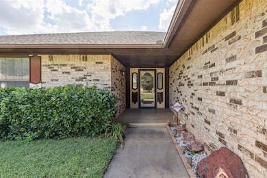 2013 Tanglewood Dr, Edmond, OK 73013 - photo 7
