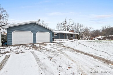 411 Hill St, Ionia, MI 48846 - photo 3