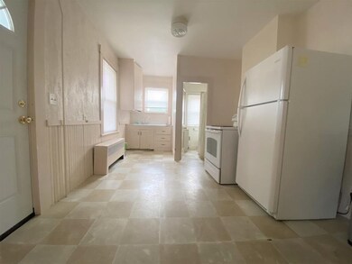 25 Elm St unit 25 and 27, Newmarket, NH 03857 - photo 6