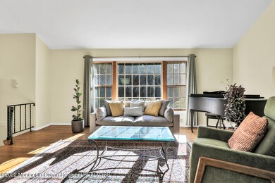 112 Spruce Dr Middletown-large-011-013-1