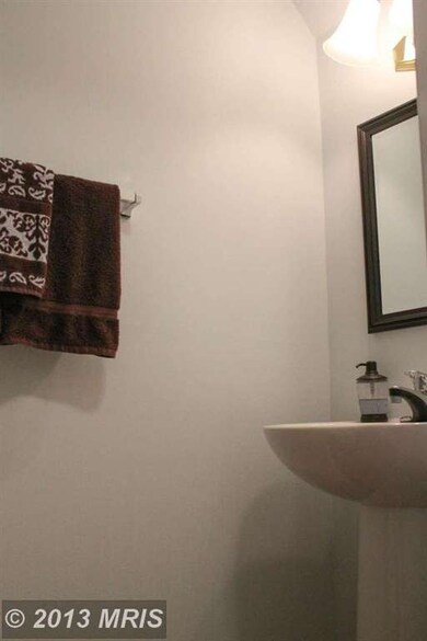 46930 Courtyard Square unit 46930, Sterling, VA 20164 - photo 7