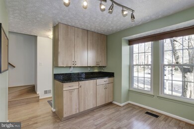 9514 Donnan Castle Ct, Laurel, MD 20723 - photo 6