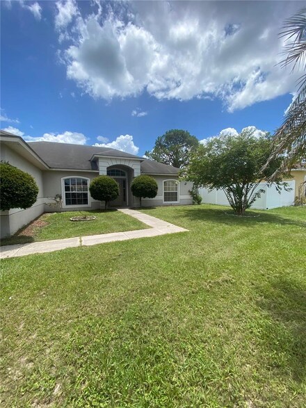 207 Cranbrook Dr, Kissimmee, FL 34758