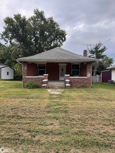 605 N Park Ave, Centerville, IA 52544