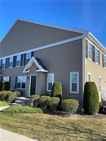 5999 Valley Forge Dr, Coopersburg, PA 18036