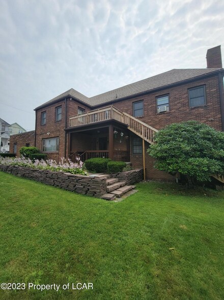 430 W Maple St, Hazleton, PA 18201