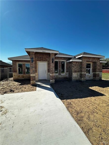 753 Juanita St, Donna, TX 78537