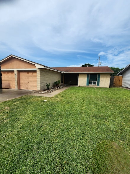3504 80th St, Galveston, TX 77551