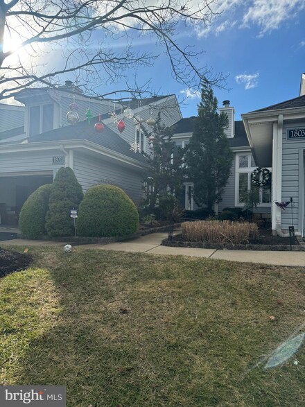 1802 Champlain Dr, Voorhees, NJ 08043