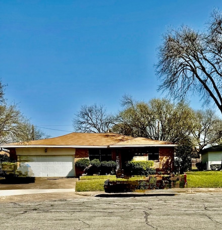 1317 Fern Glen Trail, Dallas, TX 75241