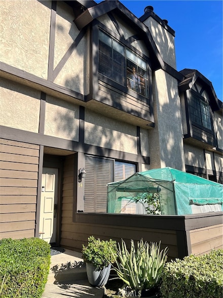19230 Wyandotte St Unit 14, Reseda, CA 91335
