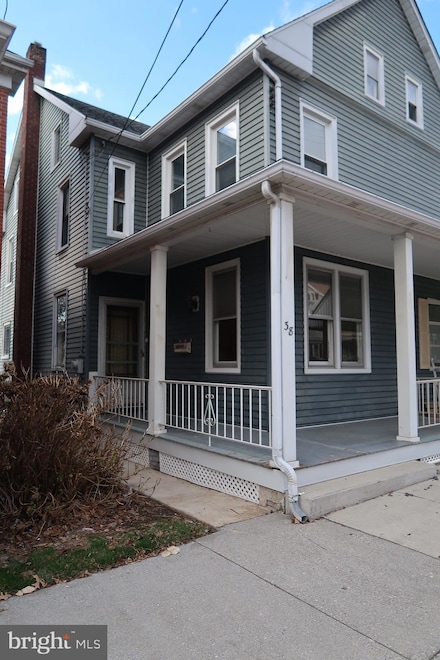 38 N Water St, Spring Grove, PA 17362