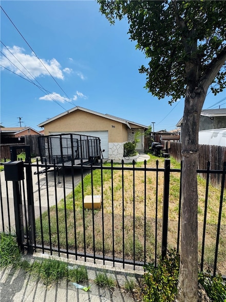 7411 Elsie St, Los Angeles, CA 90001