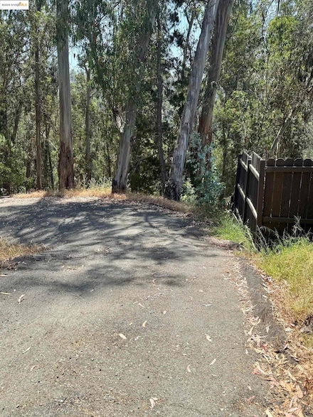 6406 Valley View Rd, Oakland, CA 94611