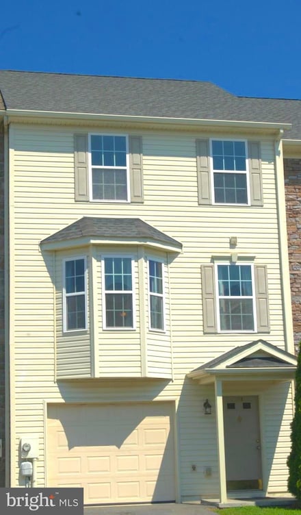228 Morlatt Ln, Martinsburg, WV 25404