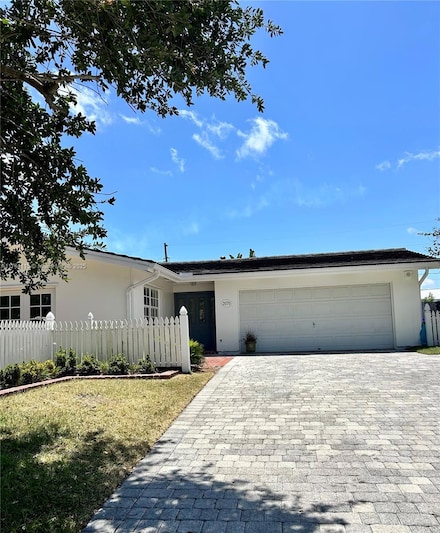 2070 NE 54th Ct, Fort Lauderdale, FL 33308