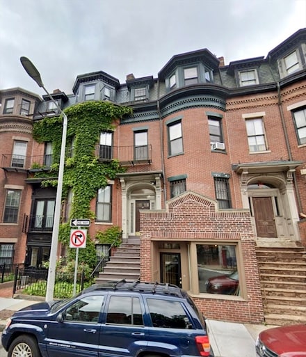 141 Arlington St Unit 6, Boston, MA 02116