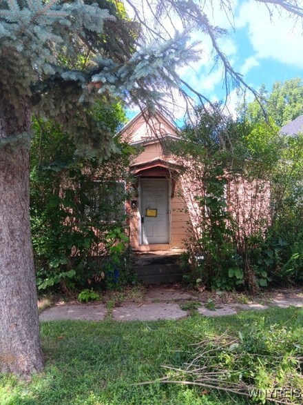 2 2nd Ave, North Tonawanda, NY 14120
