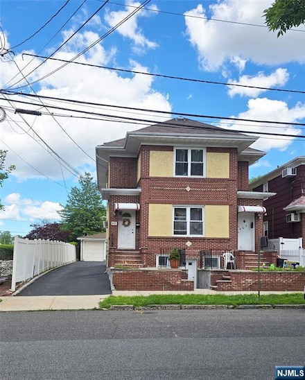 607 Lake Ave, Lyndhurst, NJ 07071