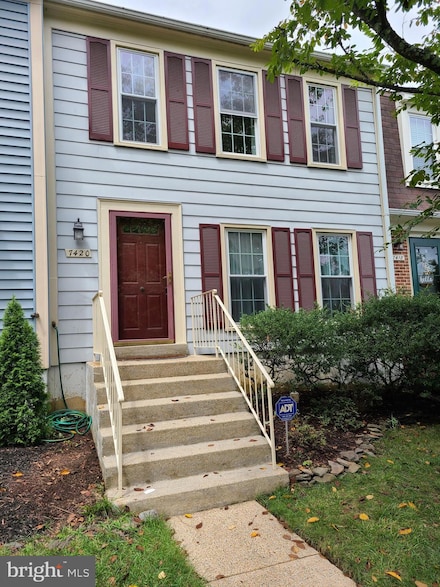 7420 Houndsbury Ct, Alexandria, VA 22315