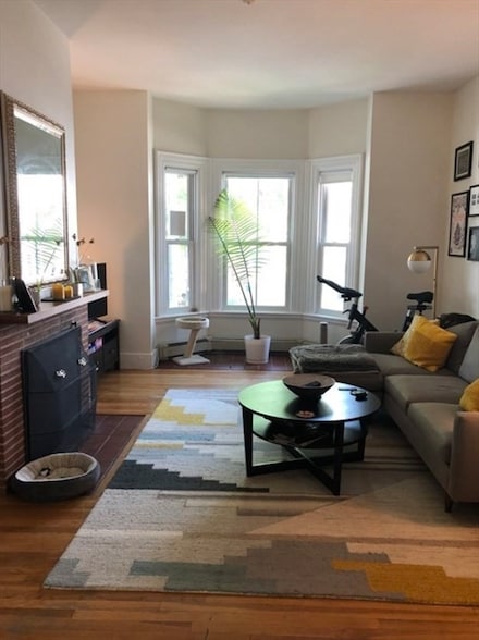 14 Trowbridge St Unit 2, Cambridge, MA 02138
